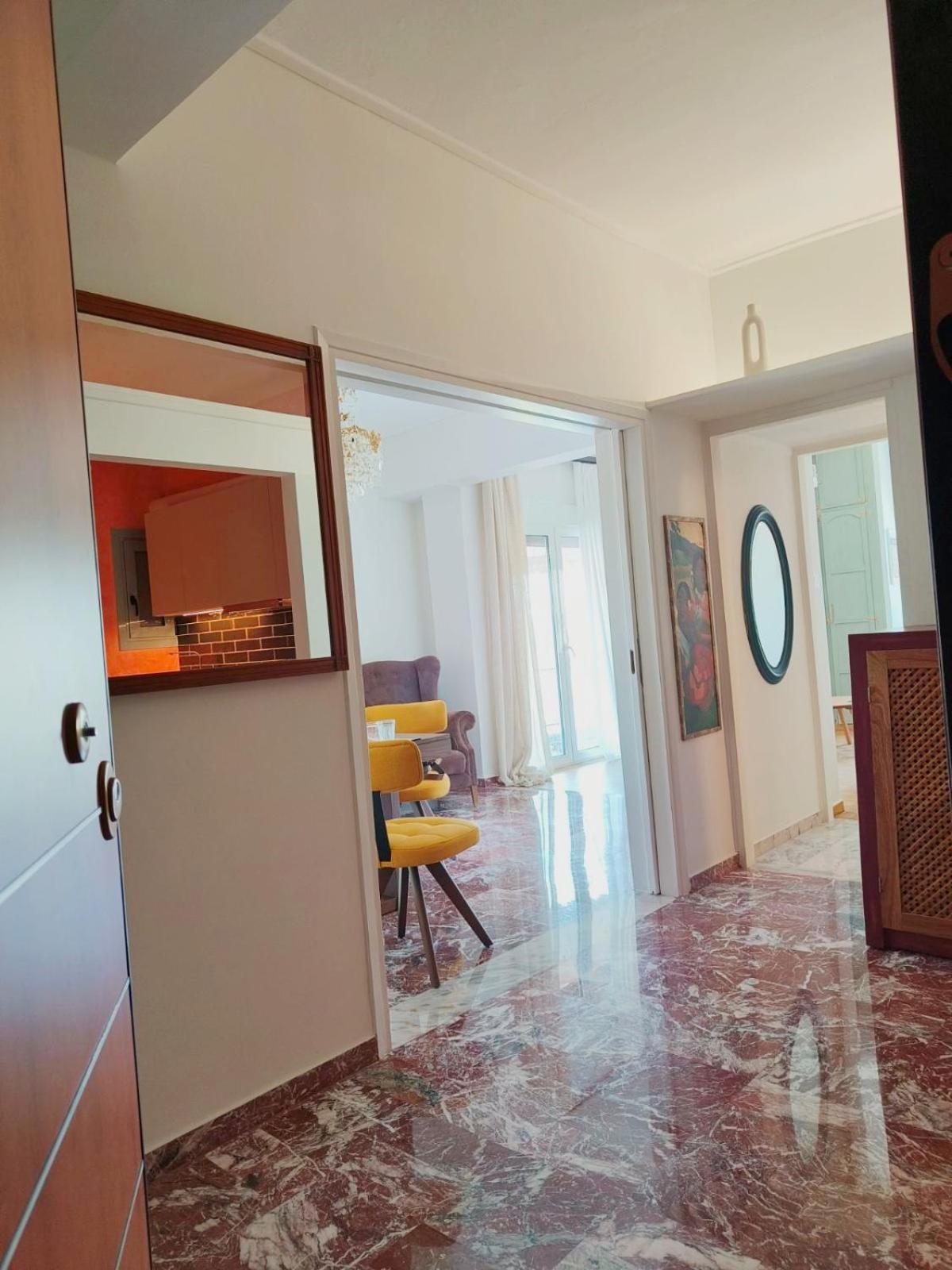 Stylish Artistic Flat With View, Three Min To Metro Apartment Athens Exterior photo
